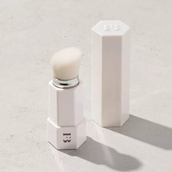 Fenty Beauty przenośny pędzel portable touch up brush - obrazek 2